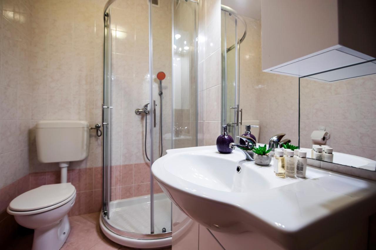 Apartments Vanda 로비니 외부 사진
