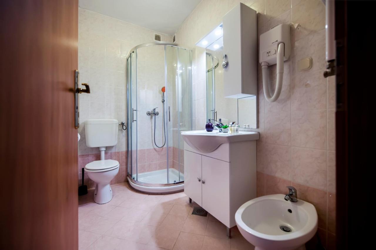 Apartments Vanda 로비니 외부 사진