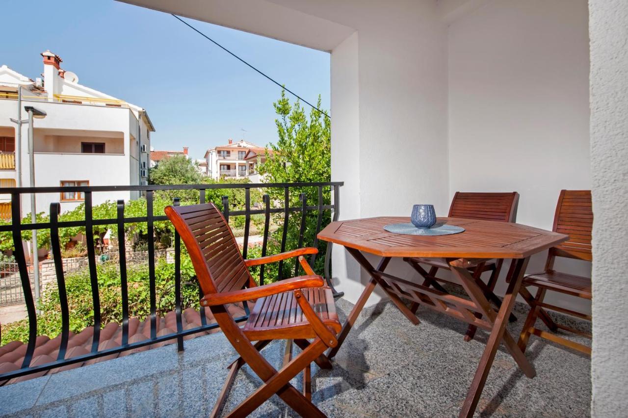 Apartments Vanda 로비니 외부 사진