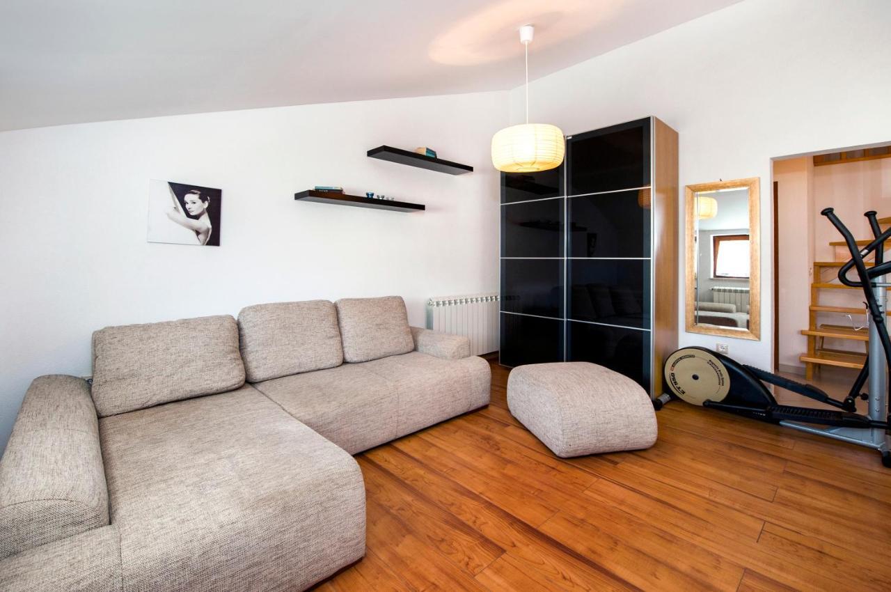 Apartments Vanda 로비니 외부 사진