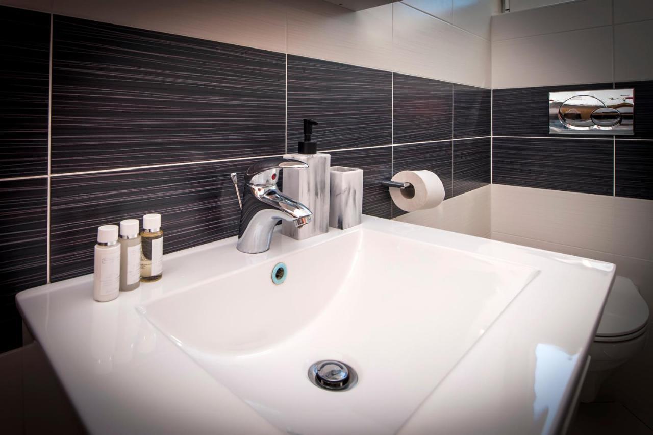 Apartments Vanda 로비니 외부 사진