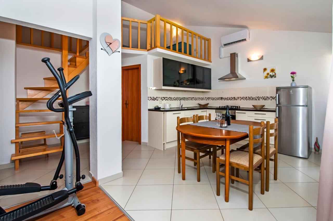Apartments Vanda 로비니 외부 사진